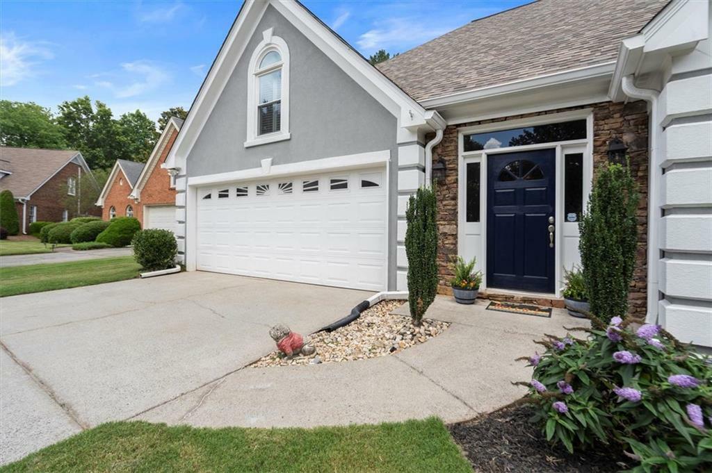 Property Photo: 170 Shelli Lane GA 30075