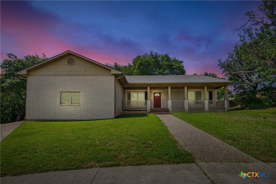 Property Photo: 2006 Rose Circle TX 76548