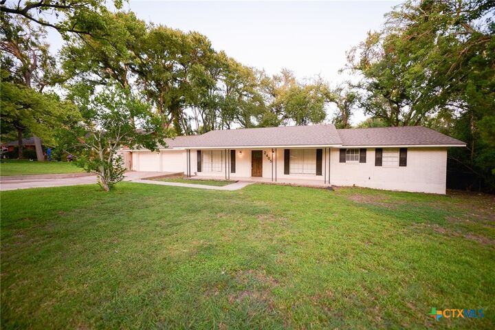Property Photo:  2405 Redwing Drive  TX 76502 