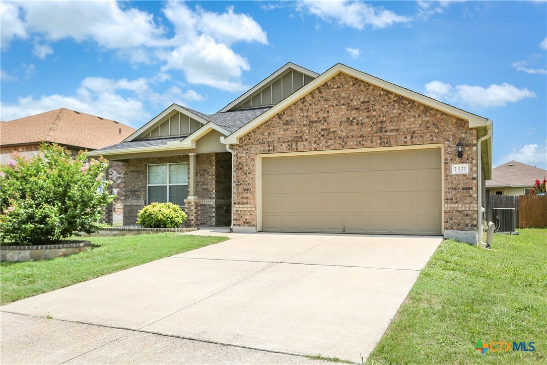 Property Photo: 1321 Cozy Creek Drive TX 76502