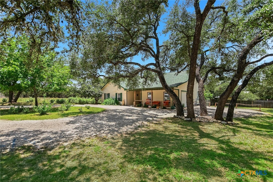 Property Photo: 55 Ridgewood Circle TX 78676