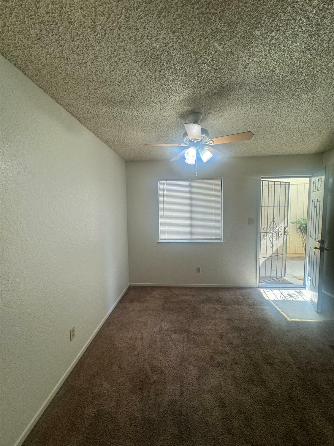 Property Photo:  4303 N Emerson Avenue  CA 93705 