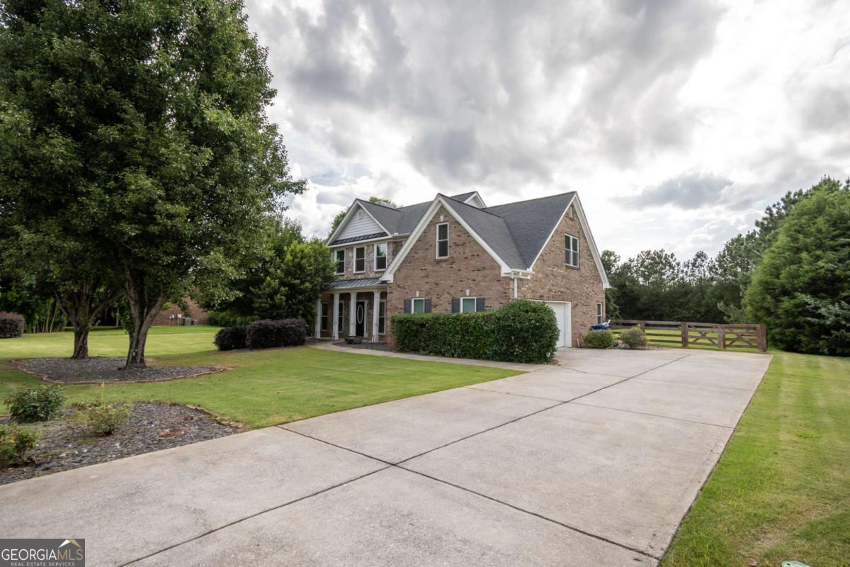 Property Photo: 1090 Ruby Way GA 30622