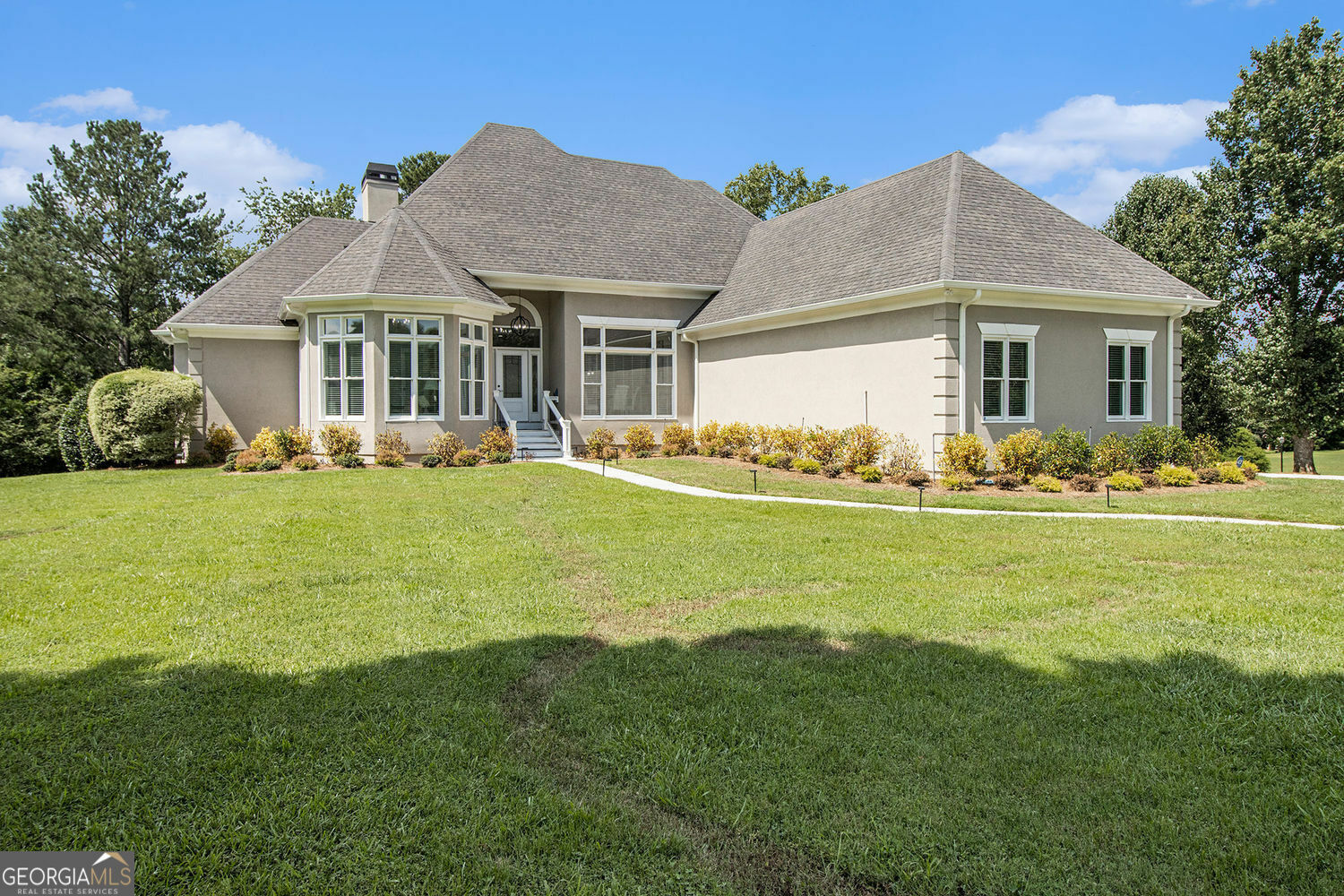 Property Photo: 5690 Rutland Trace GA 30058
