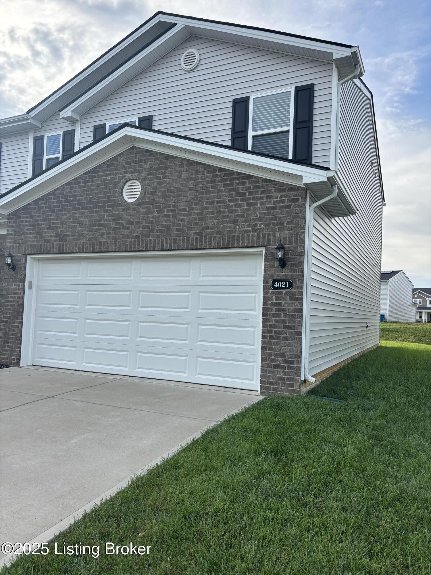 Property Photo: 4021 White Pine Ln KY 40031