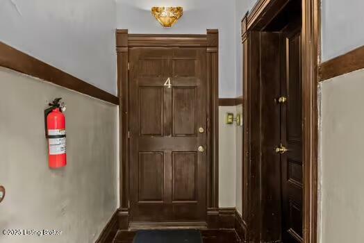 Property Photo: 1129 S Brook St #4 KY 40203