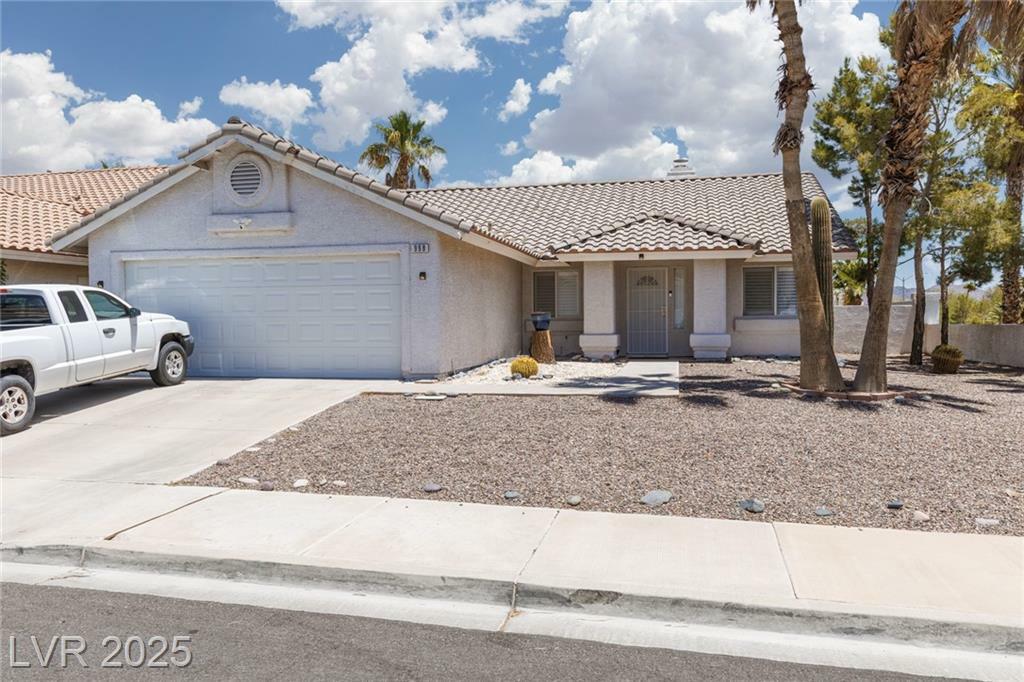 Property Photo: 998 Hunters Run Drive NV 89002