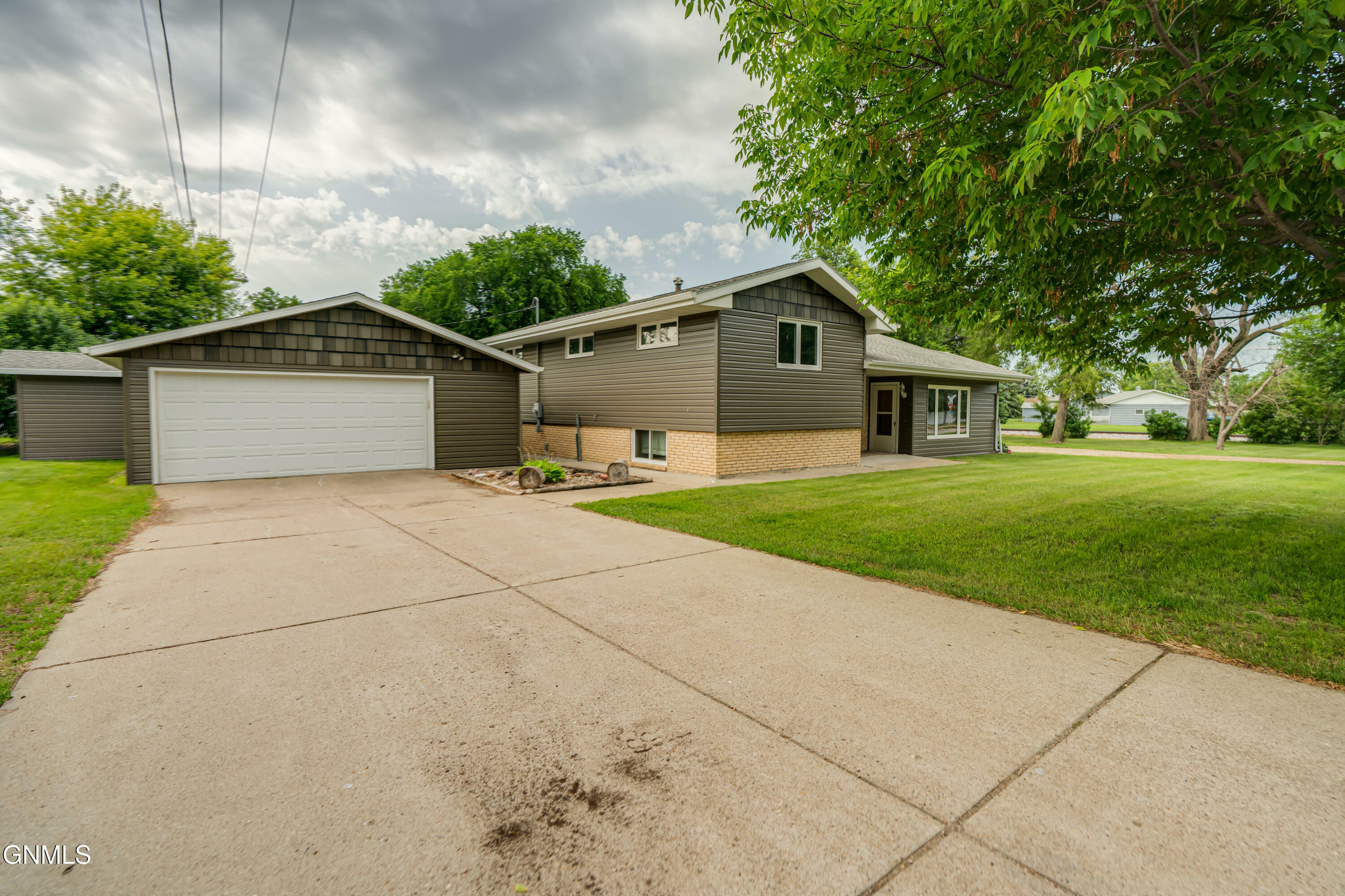 Property Photo:  225 14th Street  ND 58577 