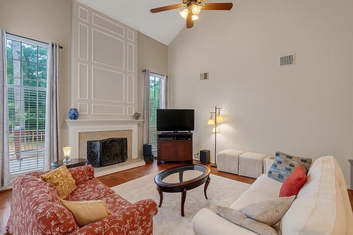 Property Photo:  15 Nightwind Place  TX 77381 