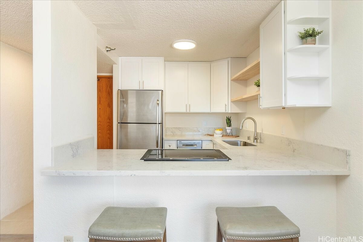300 Wai Nani Way 1715  Honolulu HI 96815 photo