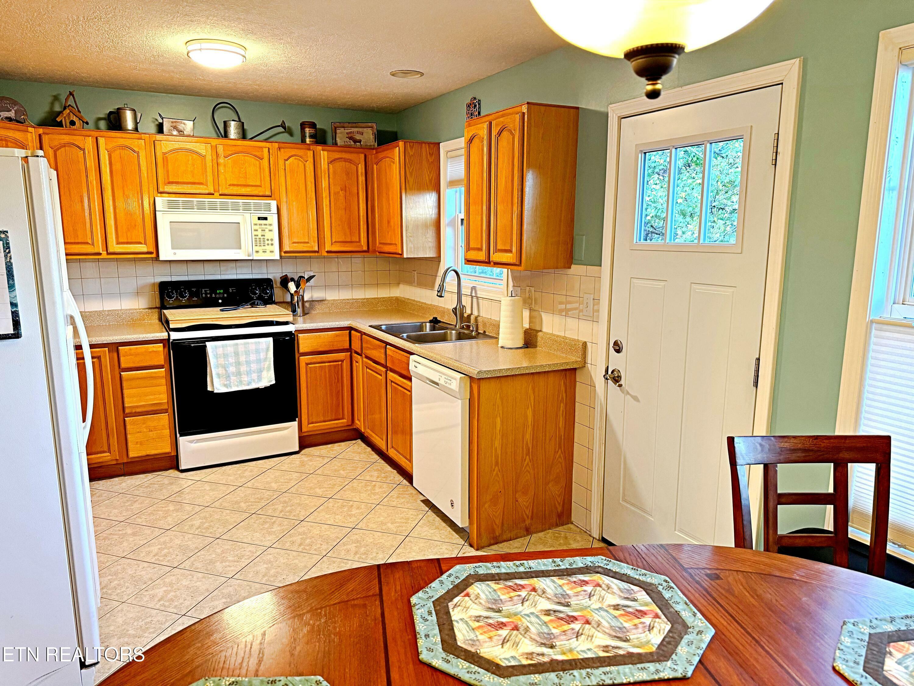 Property Photo: 240 Mariner Point Rd TN 37766
