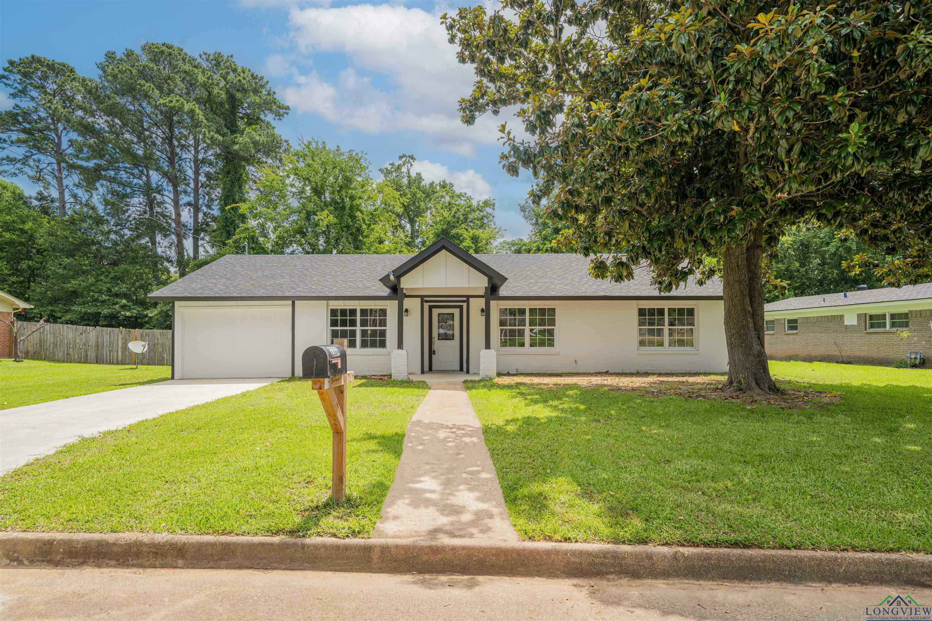 2304 Pickett St  Longview TX 75605 photo
