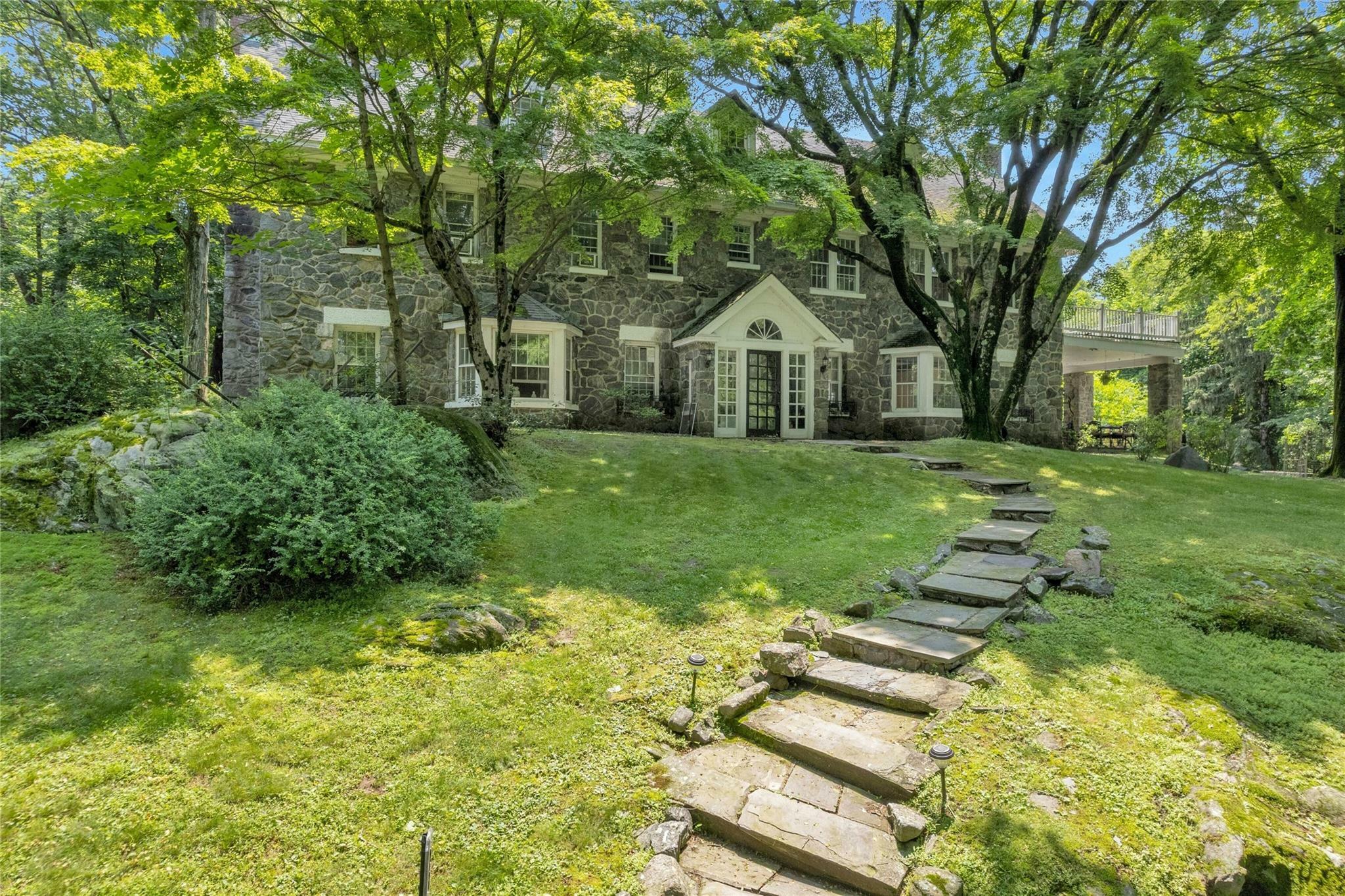 Property Photo:  23 Gracemere  NY 10591 
