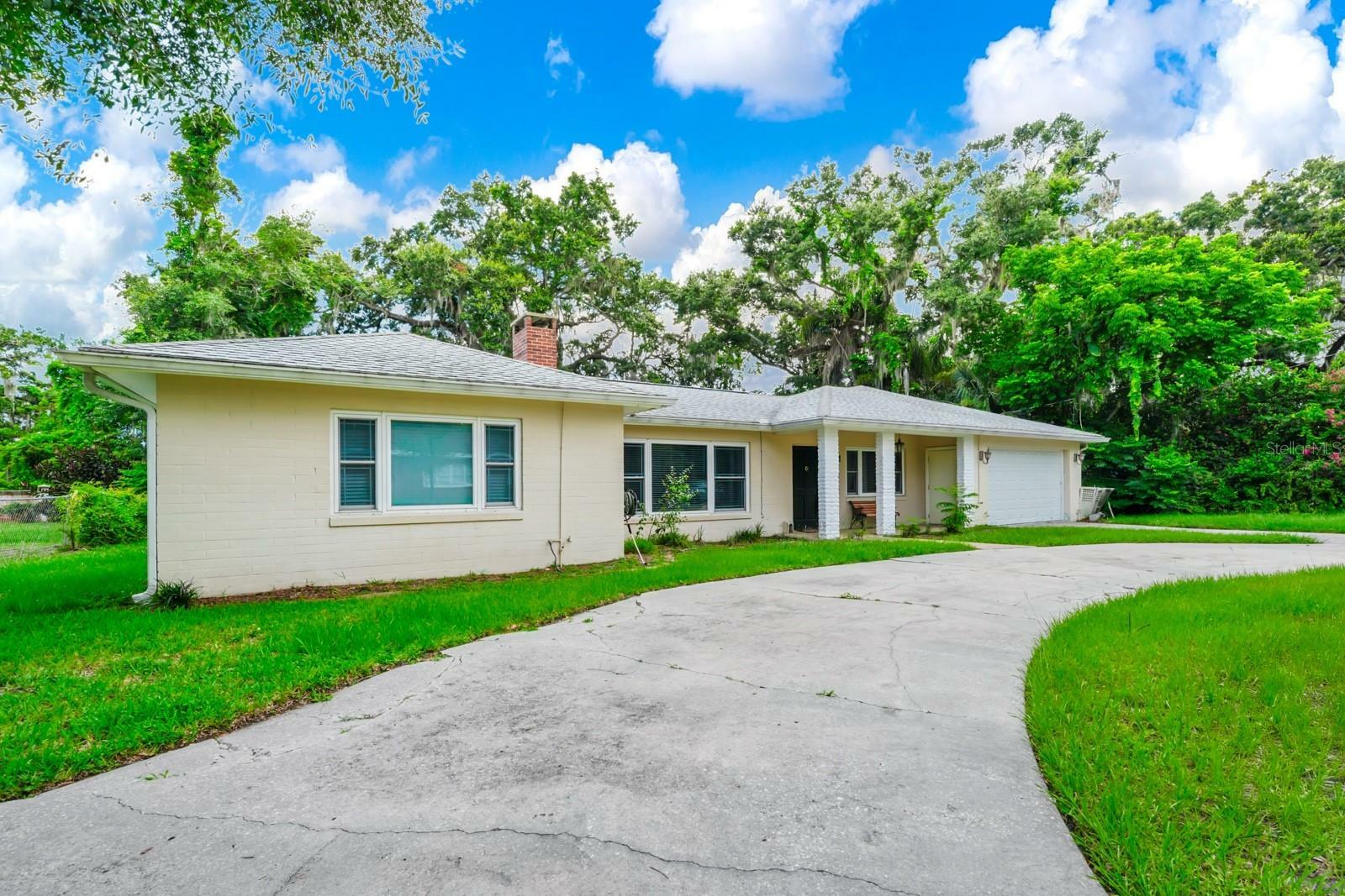 Property Photo: 1420 Rock Lake Drive FL 32805