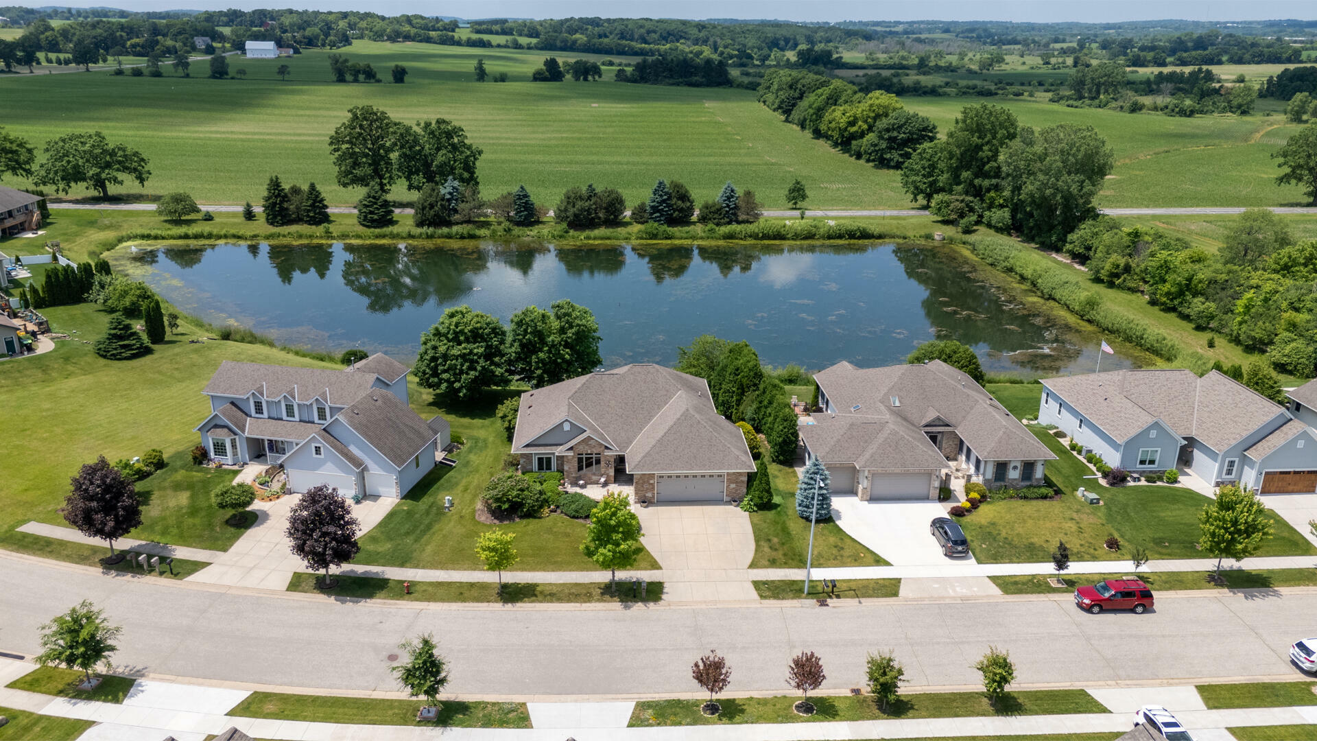 Property Photo:  449 Tahoe Ln  WI 53027 