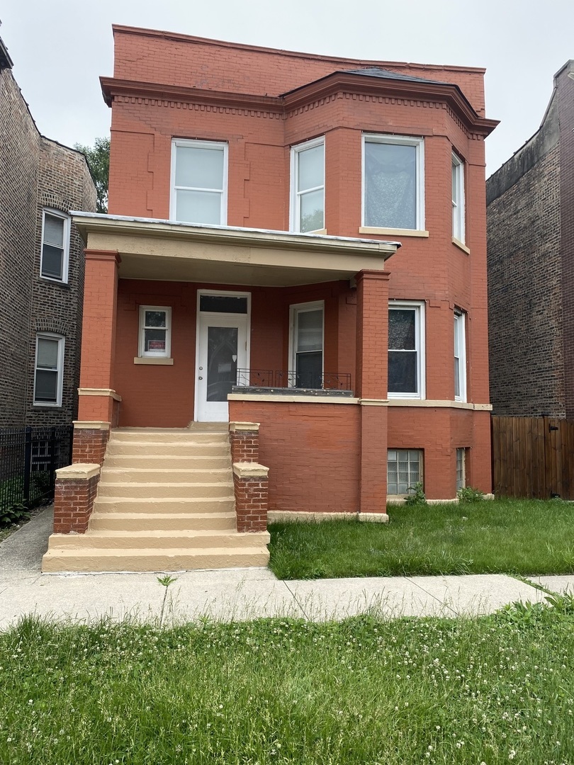 Property Photo: 7425 S Princeton Avenue 1 IL 60621