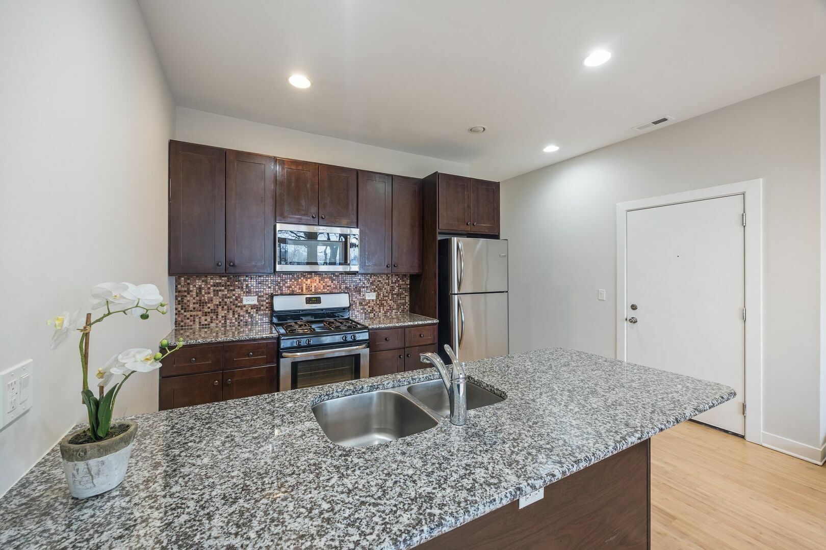 Property Photo:  3130 W Walton Street 2  IL 60622 