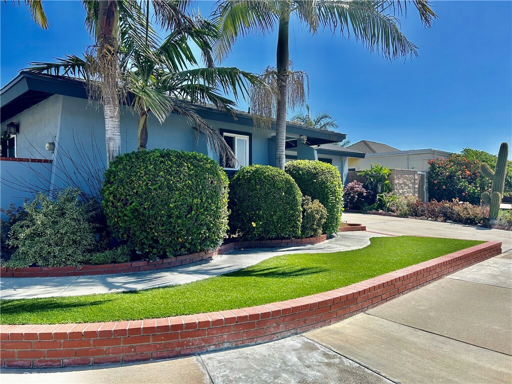 Property Photo: 5781 Westmoreland Circle CA 92683
