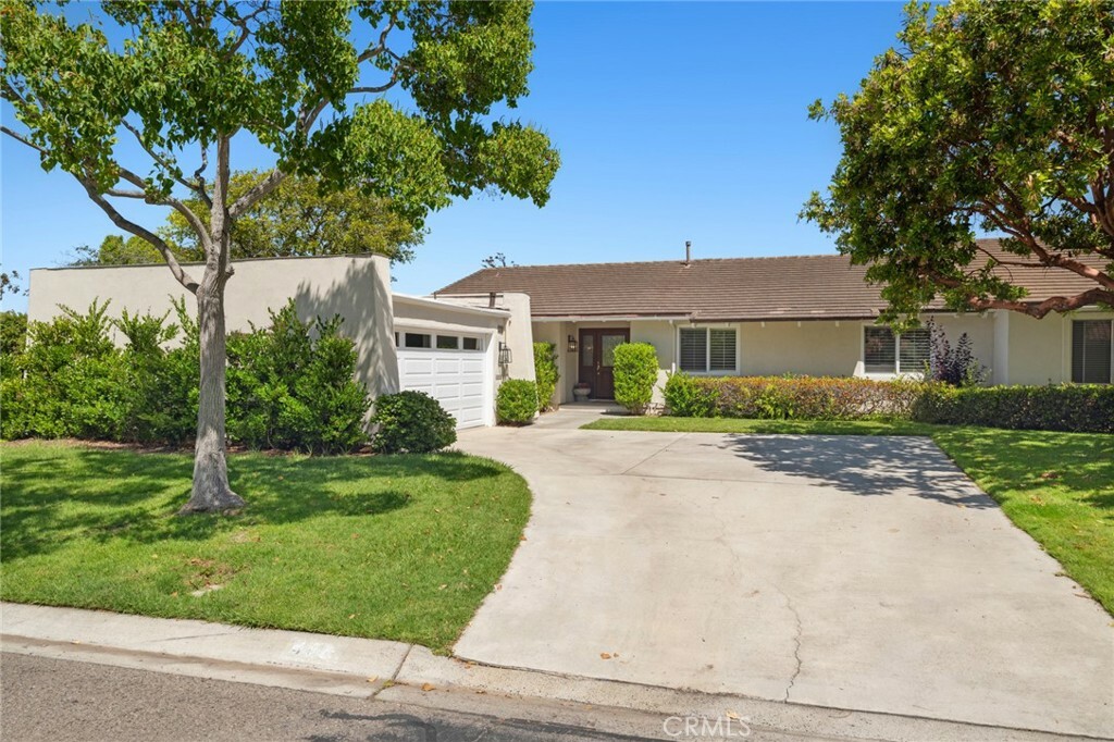 403 Vista Parada  Newport Beach CA 92660 photo