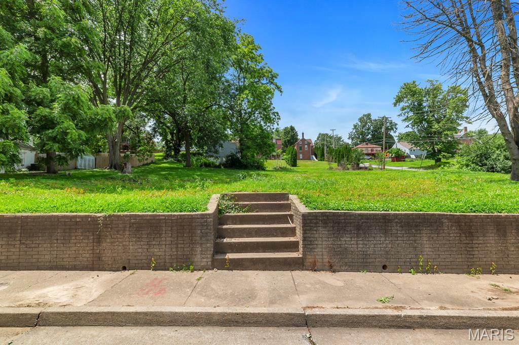 Property Photo: 1219 N 4th Street MO 63301