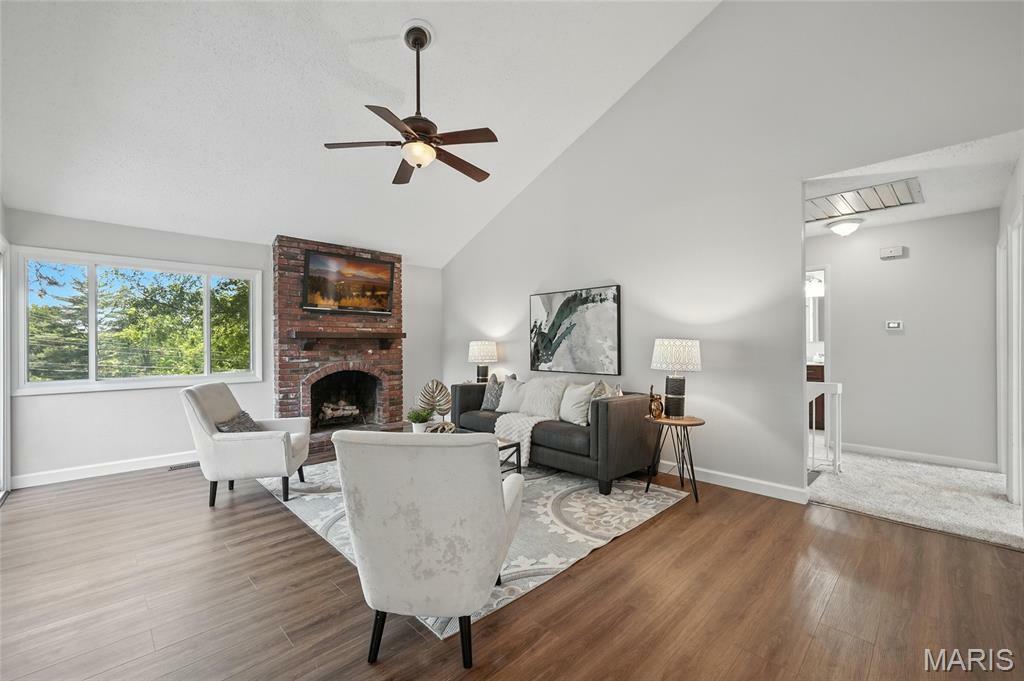 Property Photo: 722 La Bonne Parkway MO 63021