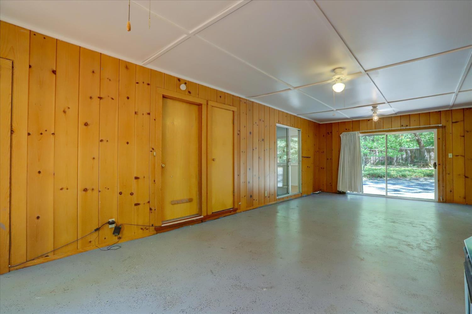 Property Photo: 17911 Oak Way CA 95945