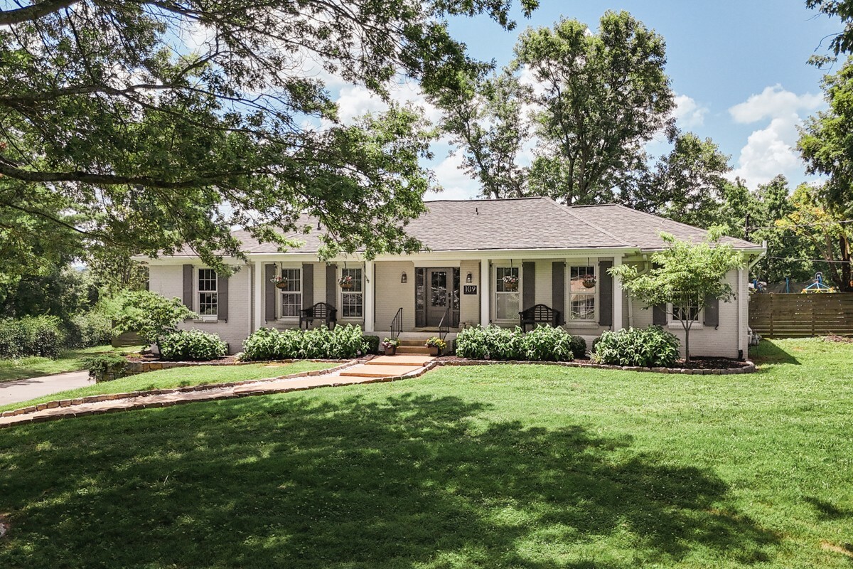 109 Poplar St  Franklin TN 37064 photo