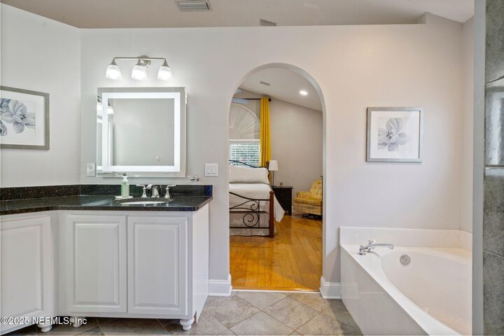 Property Photo: 1630 Highland View Court FL 32003