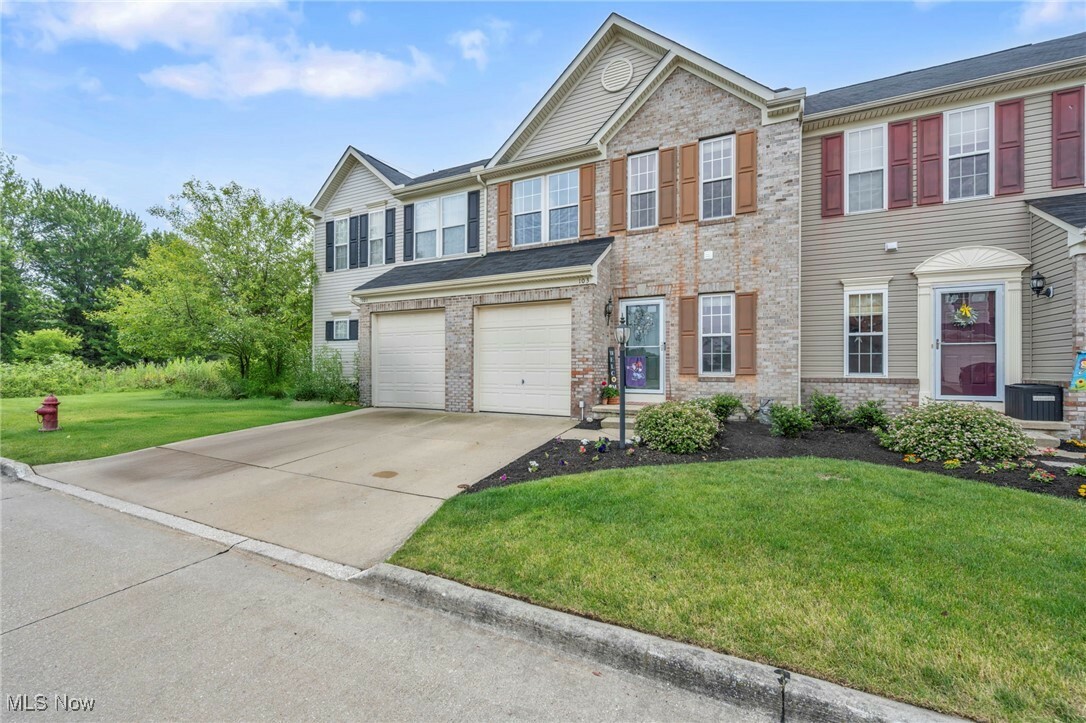 Property Photo: 103 Ledgestone Court OH 44017