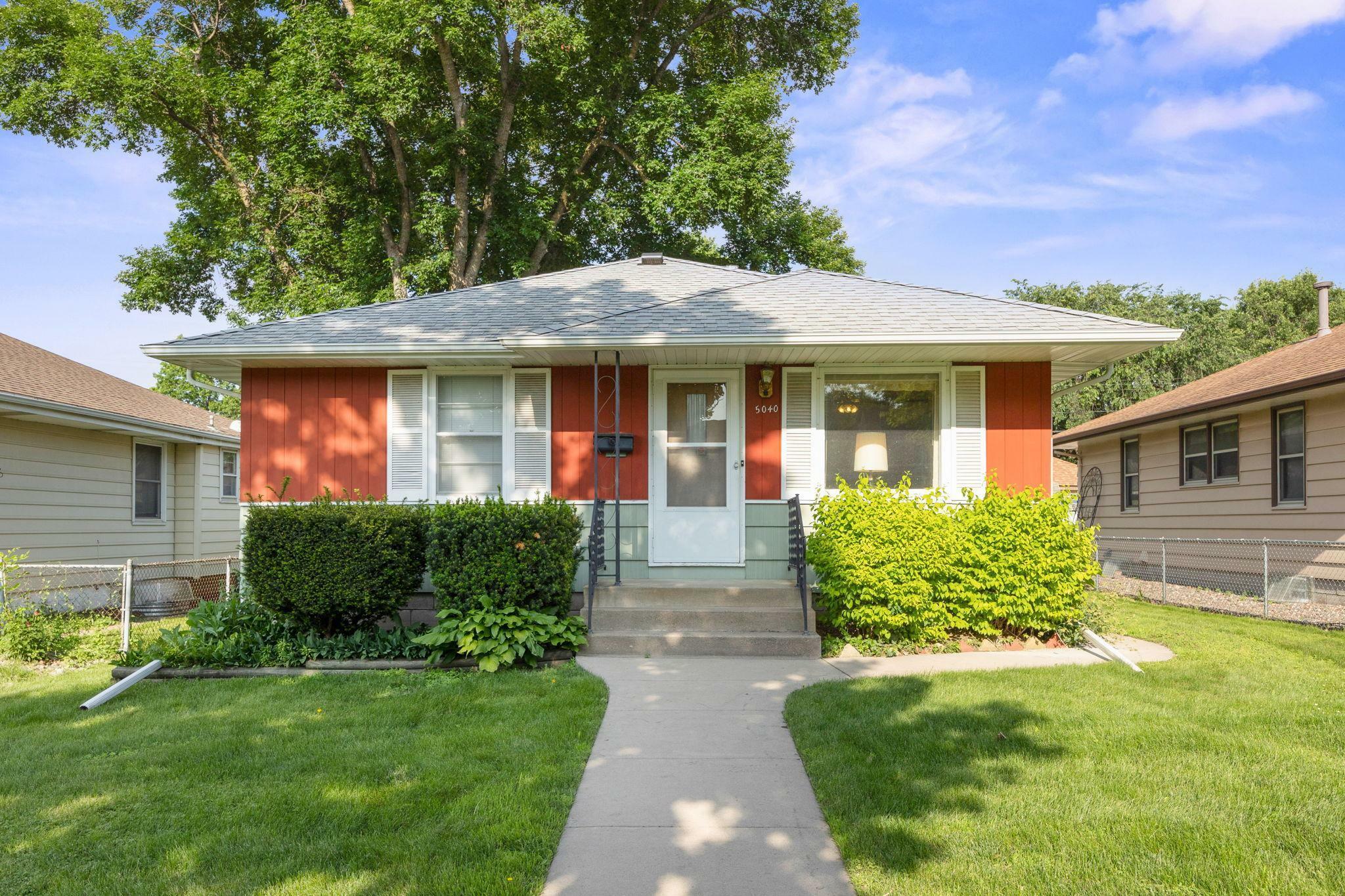 Property Photo:  5040 Upton Avenue N  MN 55430 