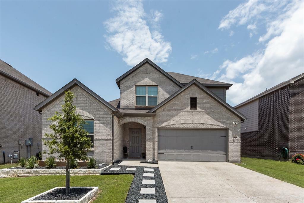 Property Photo: 1833 Cota Street TX 75189