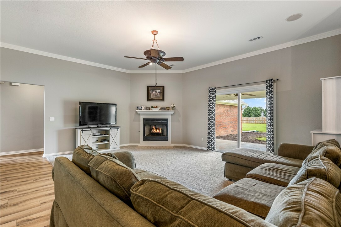 Property Photo: 372 Niagara Street AR 72762