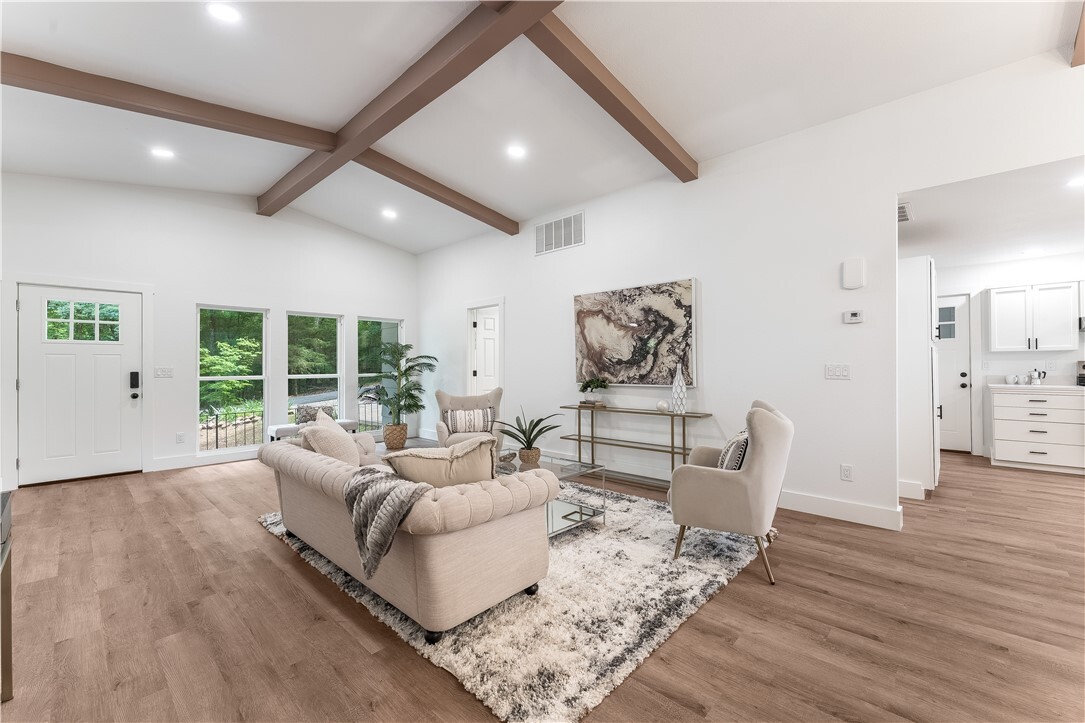 Property Photo: 9 Bishampton Lane AR 72714