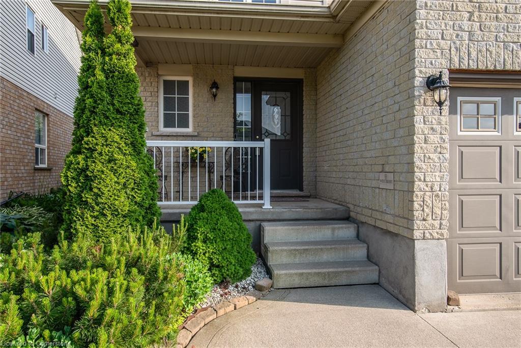 Photo de la propriété:  71 Dubrick Crescent  ON N2E 4A7 