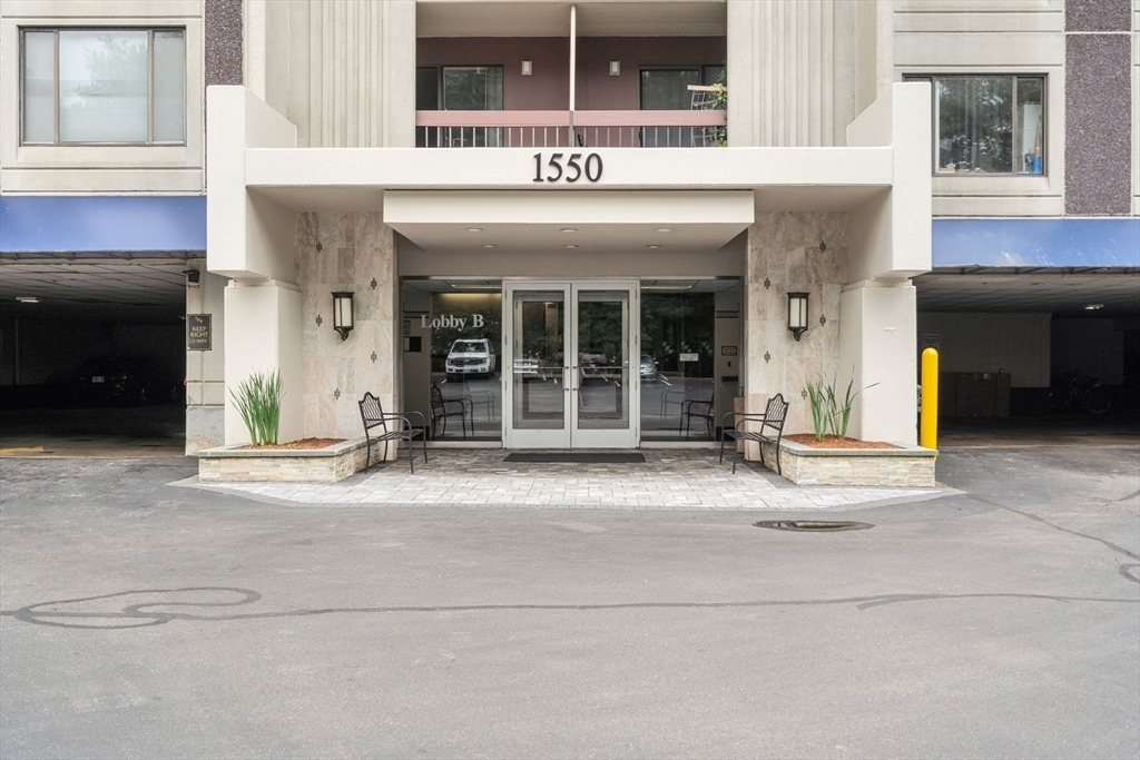 Property Photo: 1550 Worcester 422 MA 01702