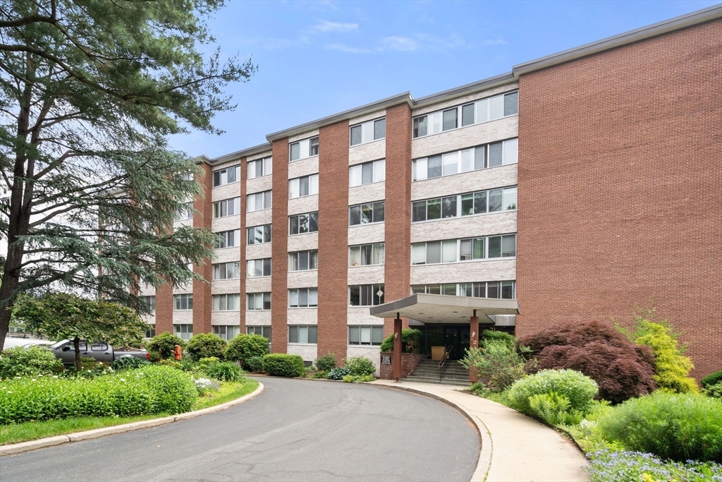 22 Chestnut Pl 111  Brookline MA 02445 photo