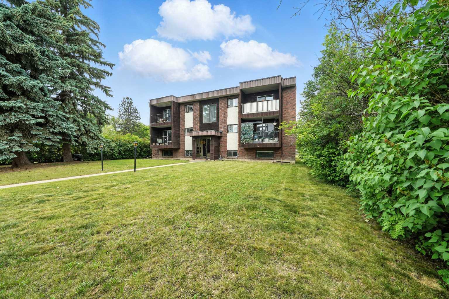 Property Photo: 5326 50 Avenue 1-12 AB T4L 1C2