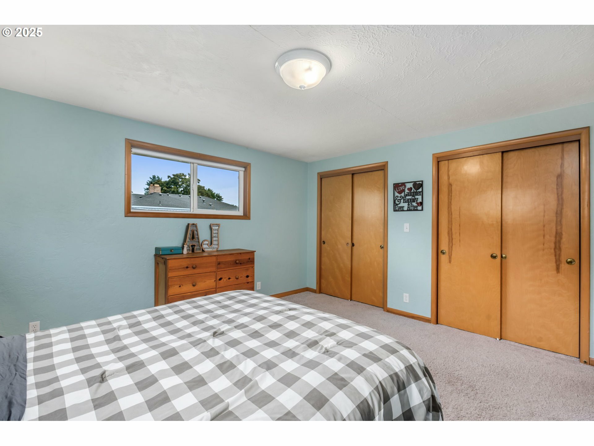Property Photo: 3065 Edgewood Ave NE OR 97301