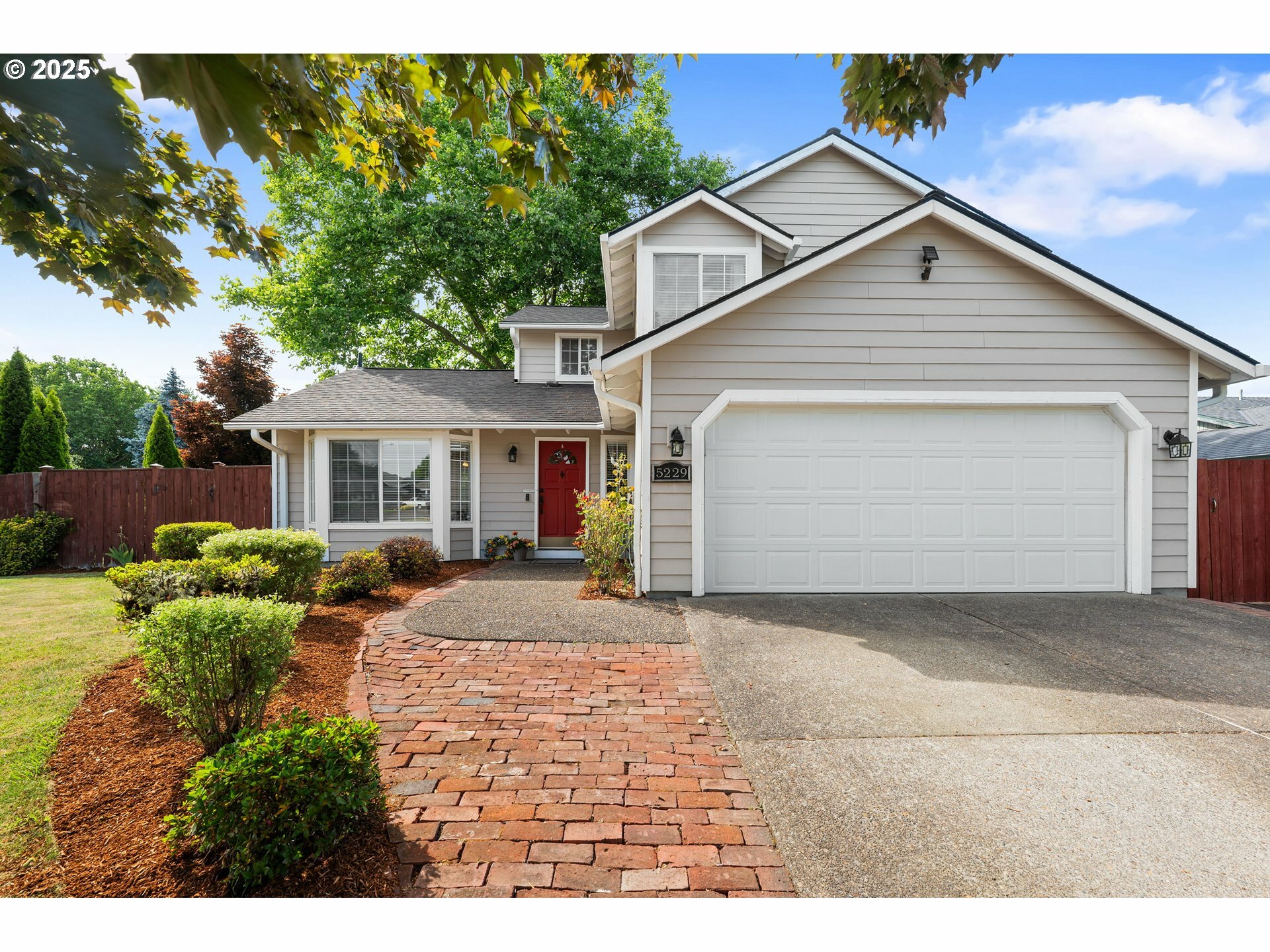 Property Photo: 5229 NE Stanchion Ct OR 97124