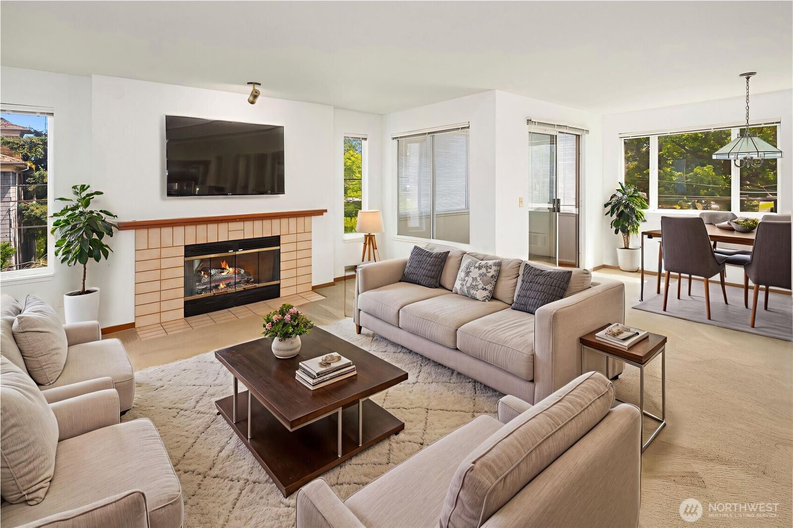 Property Photo:  1312 S Massachusetts Street 202  WA 98144 