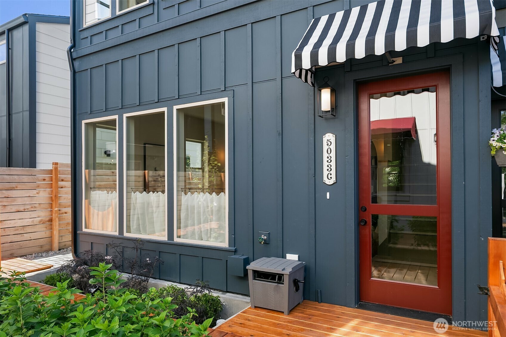 Property Photo: 5033 25th Avenue SW C WA 98106