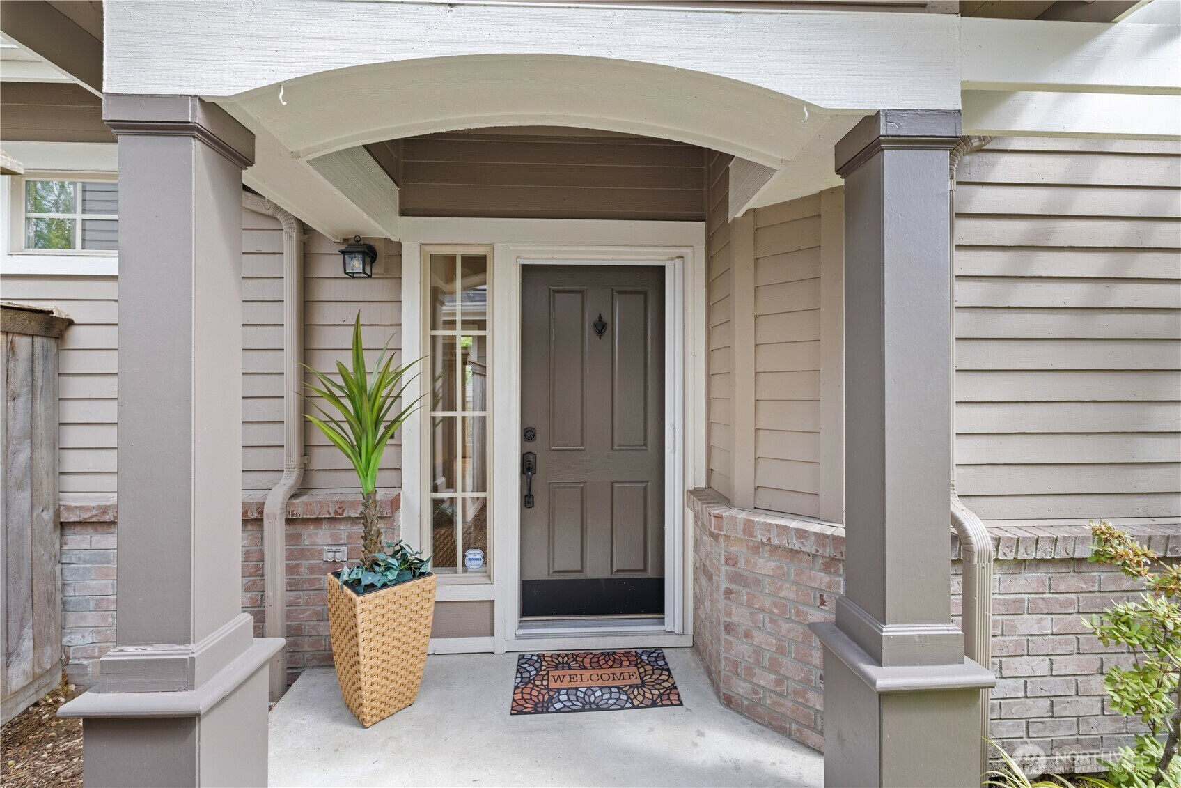 Property Photo:  15915 NE 95th Way 15  WA 98052 