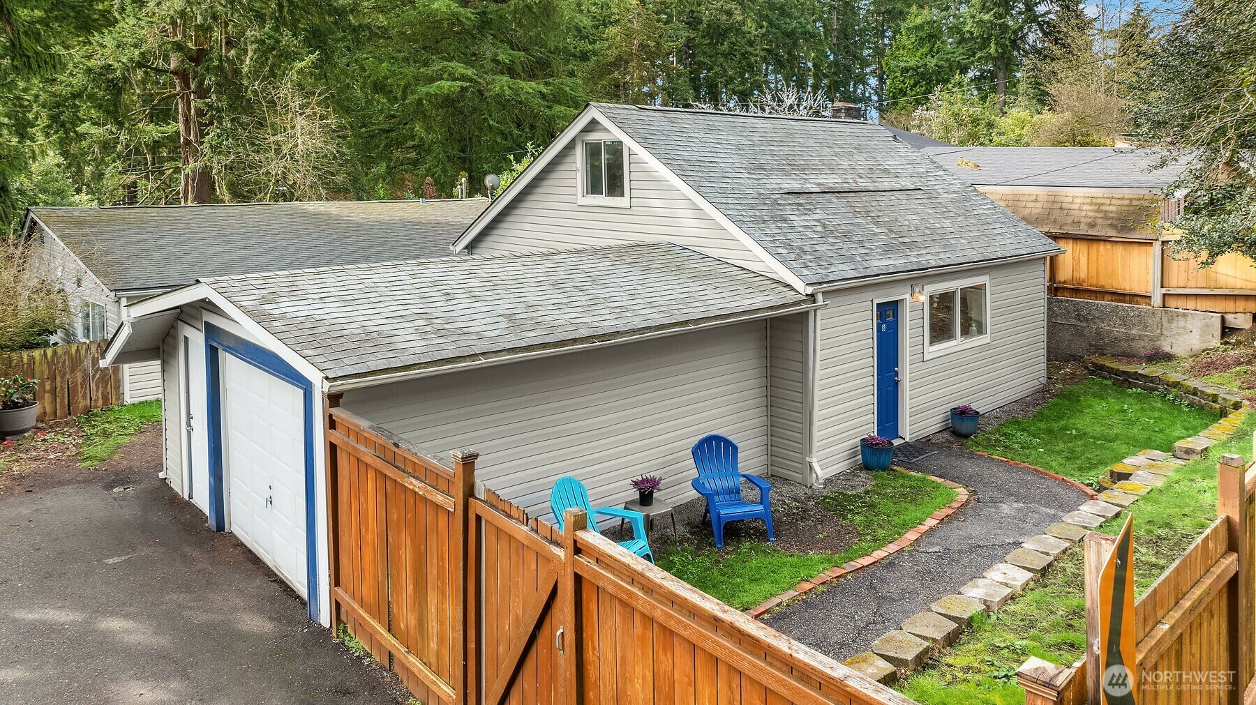 Property Photo: 19046 10th Avenue NE B WA 98155