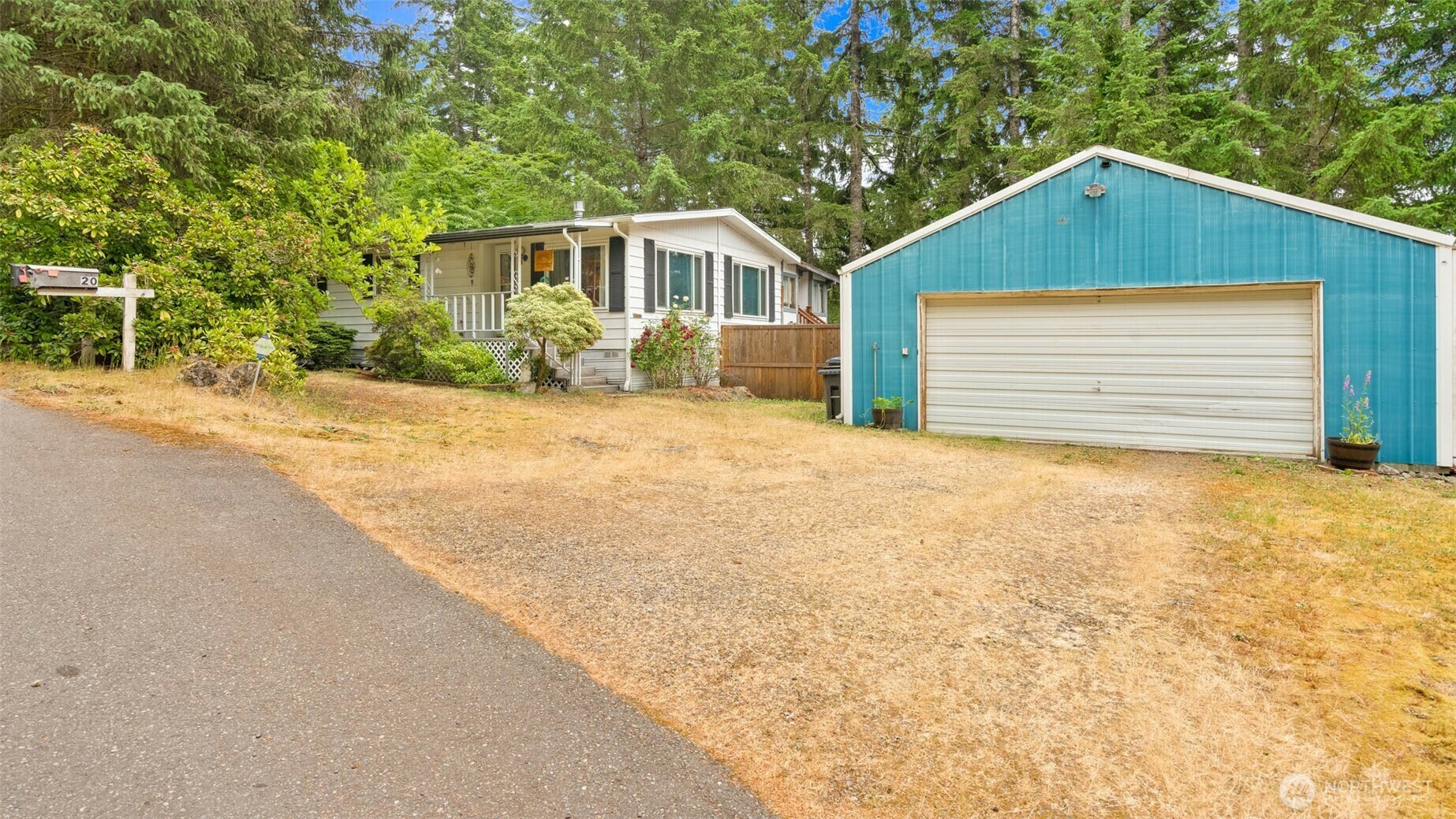 Property Photo: 20 NE Wanda Court WA 98528