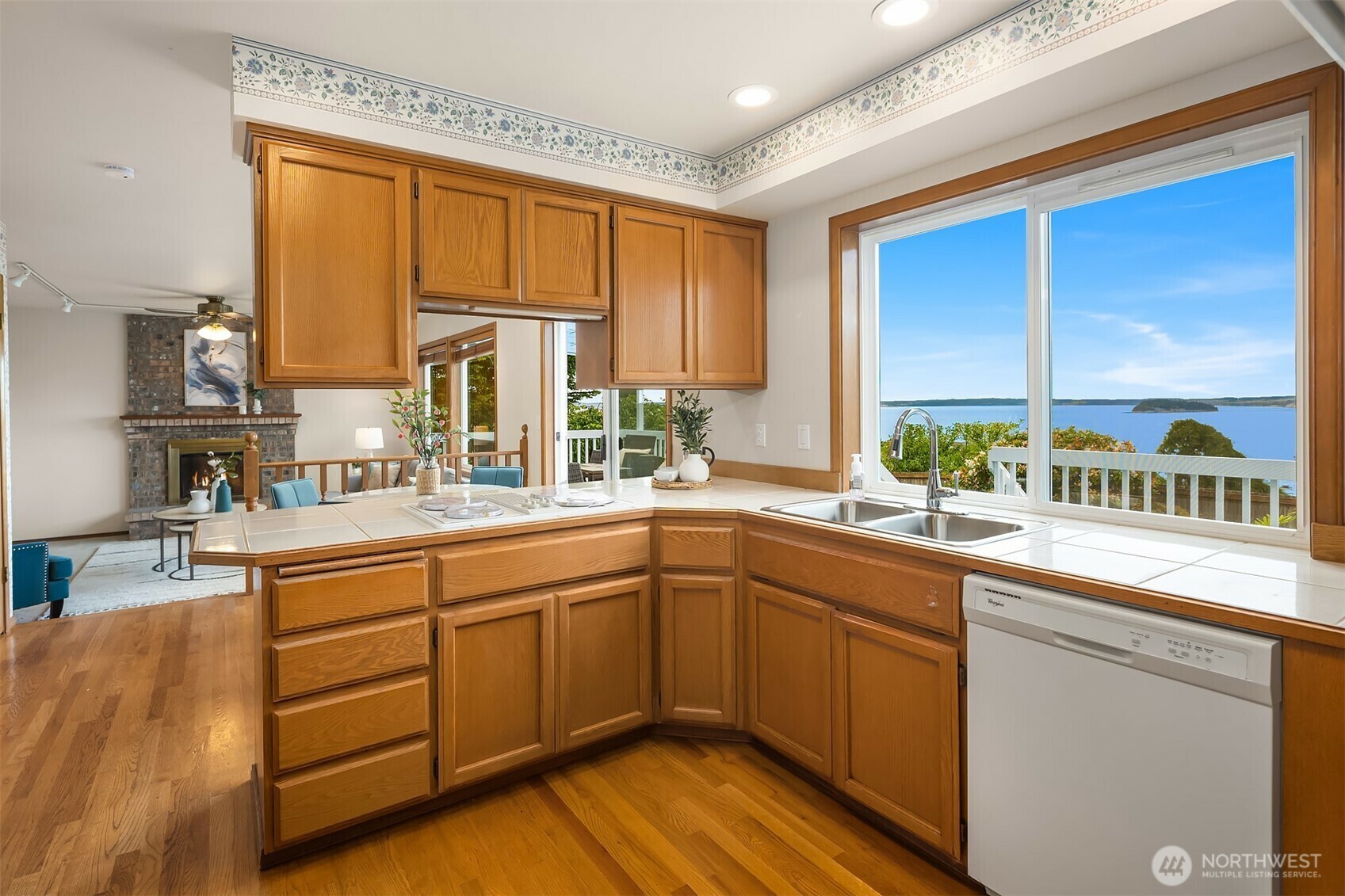 Property Photo: 1021 N Sunset Drive WA 98282