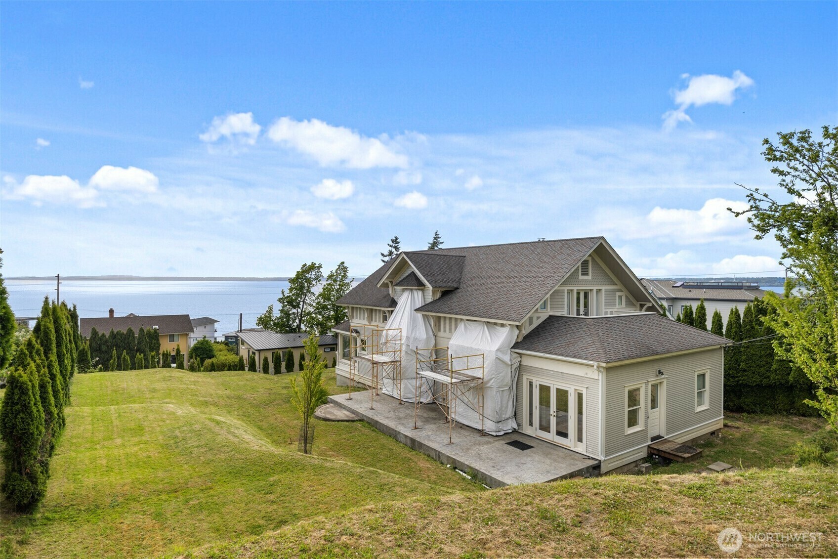 Property Photo:  415  13th Street  WA 98225 