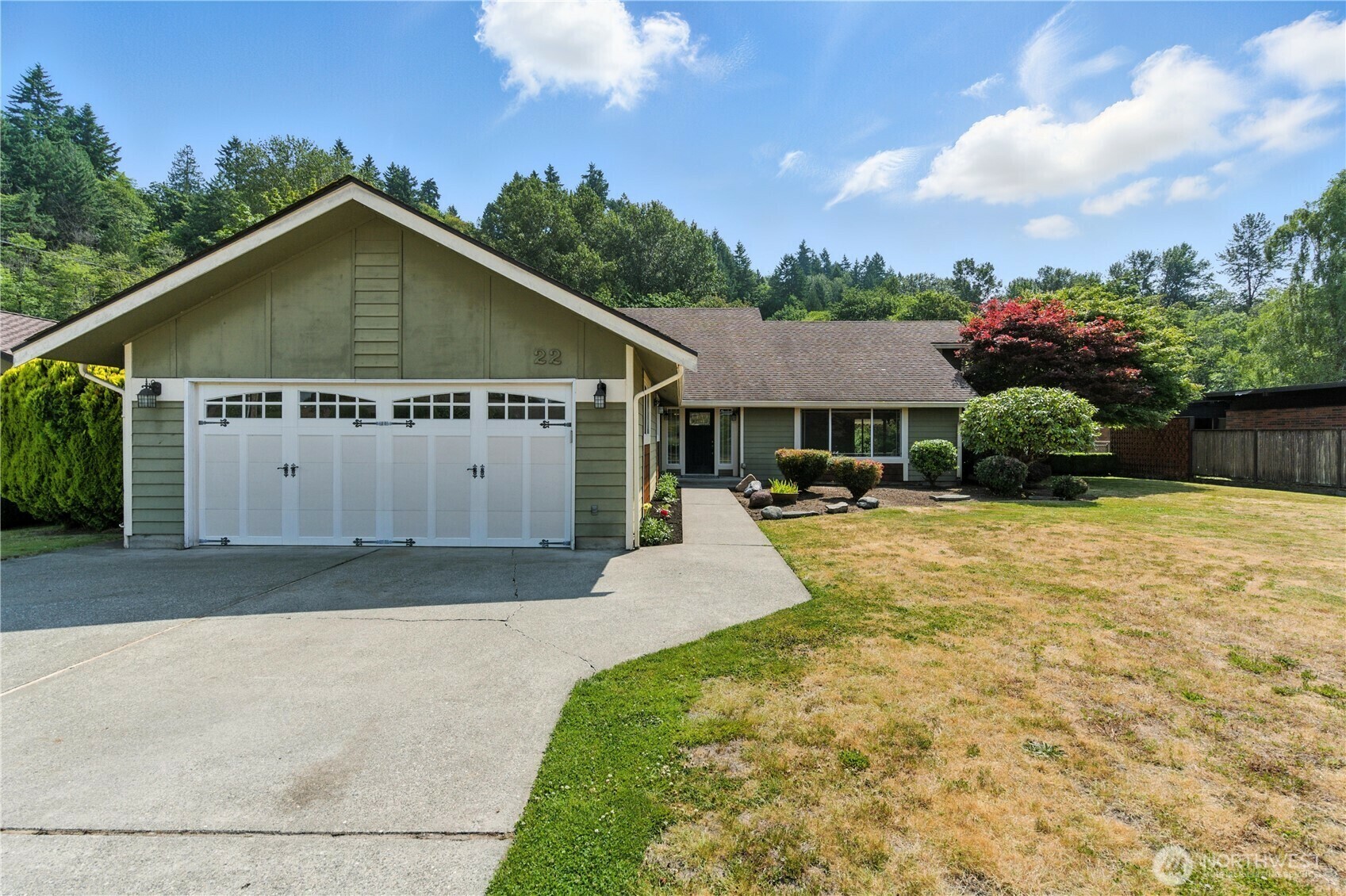 Property Photo: 22 Riverview Drive NE WA 98002