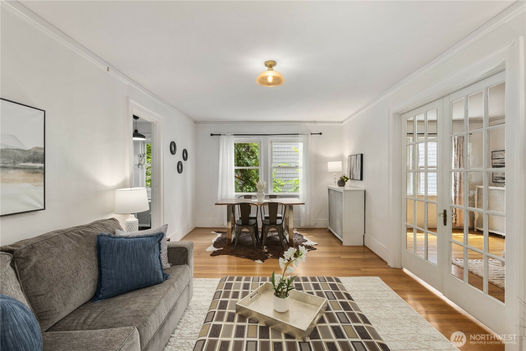 Property Photo: 4725 15th Avenue NE 22 WA 98105