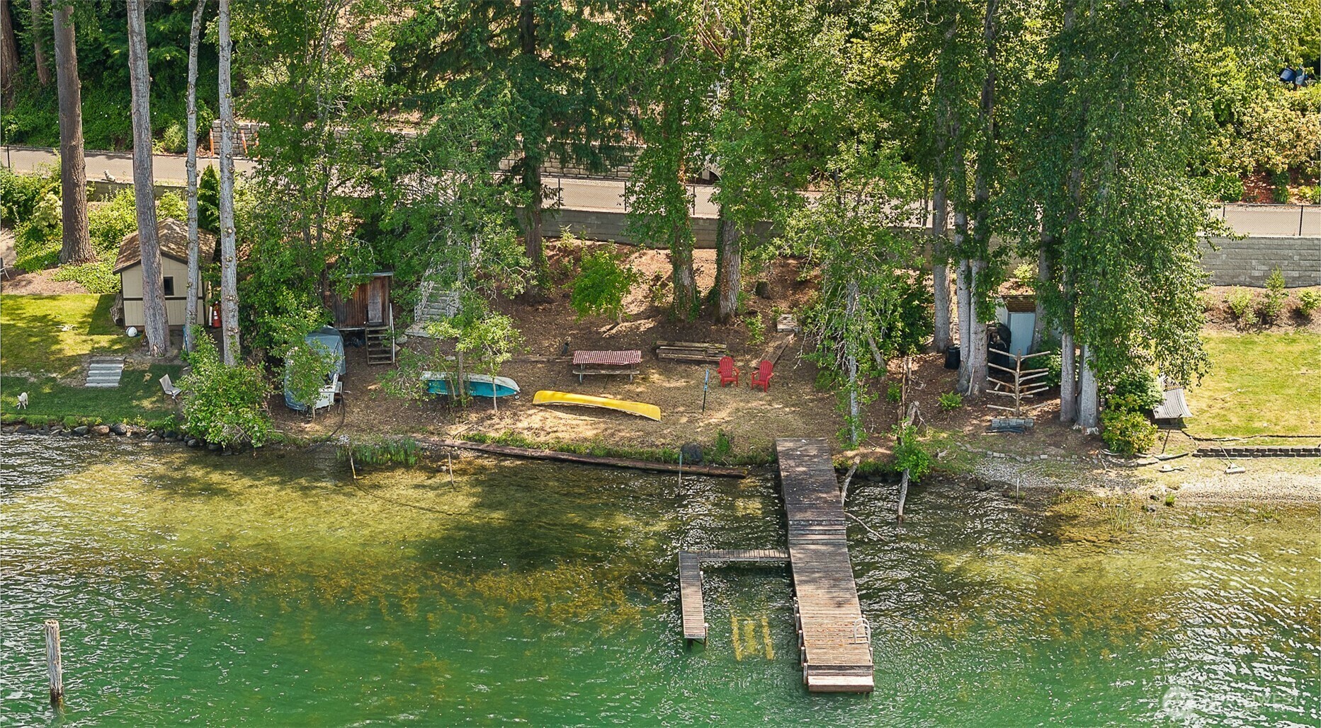 Property Photo: 1711 E Lake Sammamish Place SE WA 98075