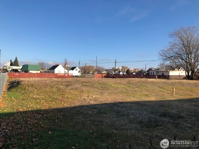Property Photo: 703 W Main Street WA 99362